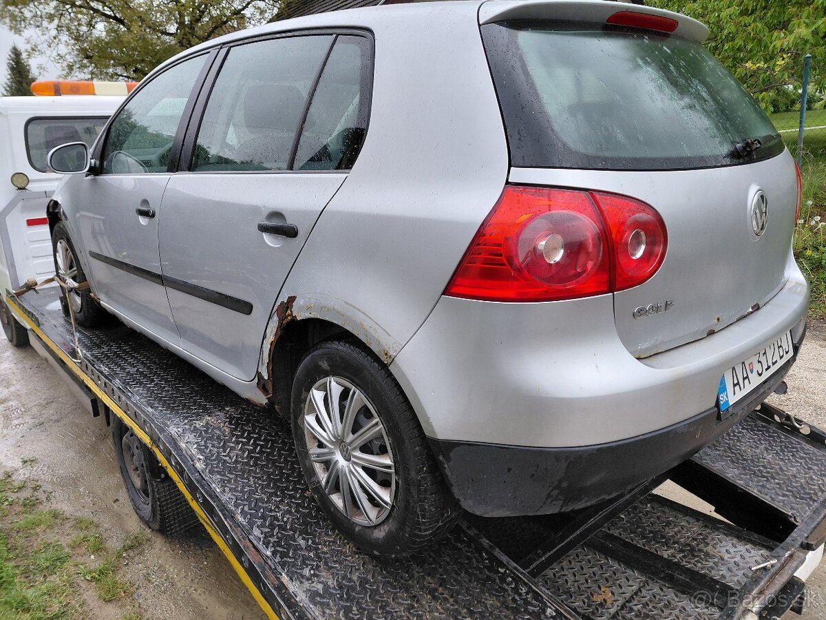 VOLKSWAGEN GOLF 5 - 2