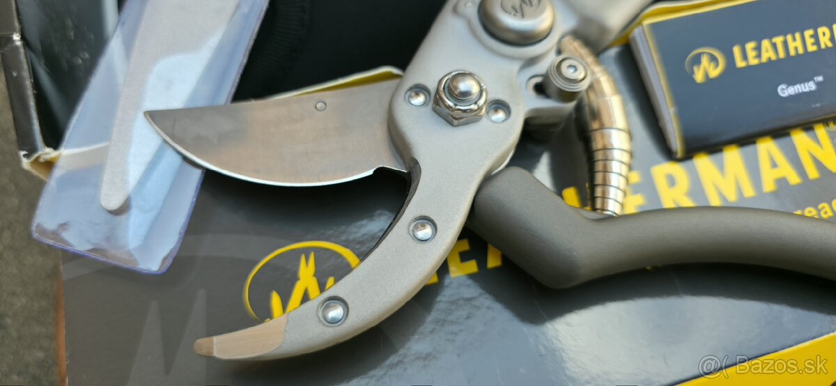 Leatherman Genus - 2