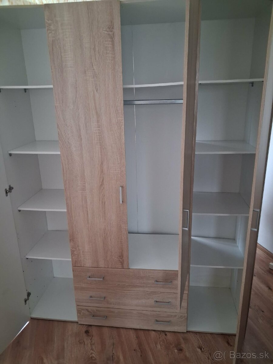 Šatníková skriňa - 2