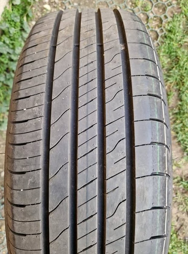 215/60 R 17 letné Goodyear. - 2
