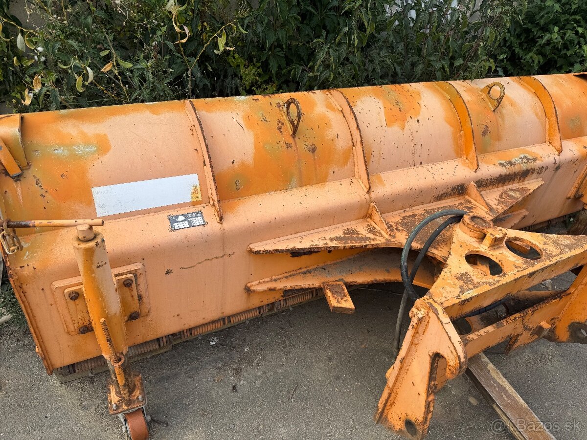 Kloubovy nakladac volvo - 2