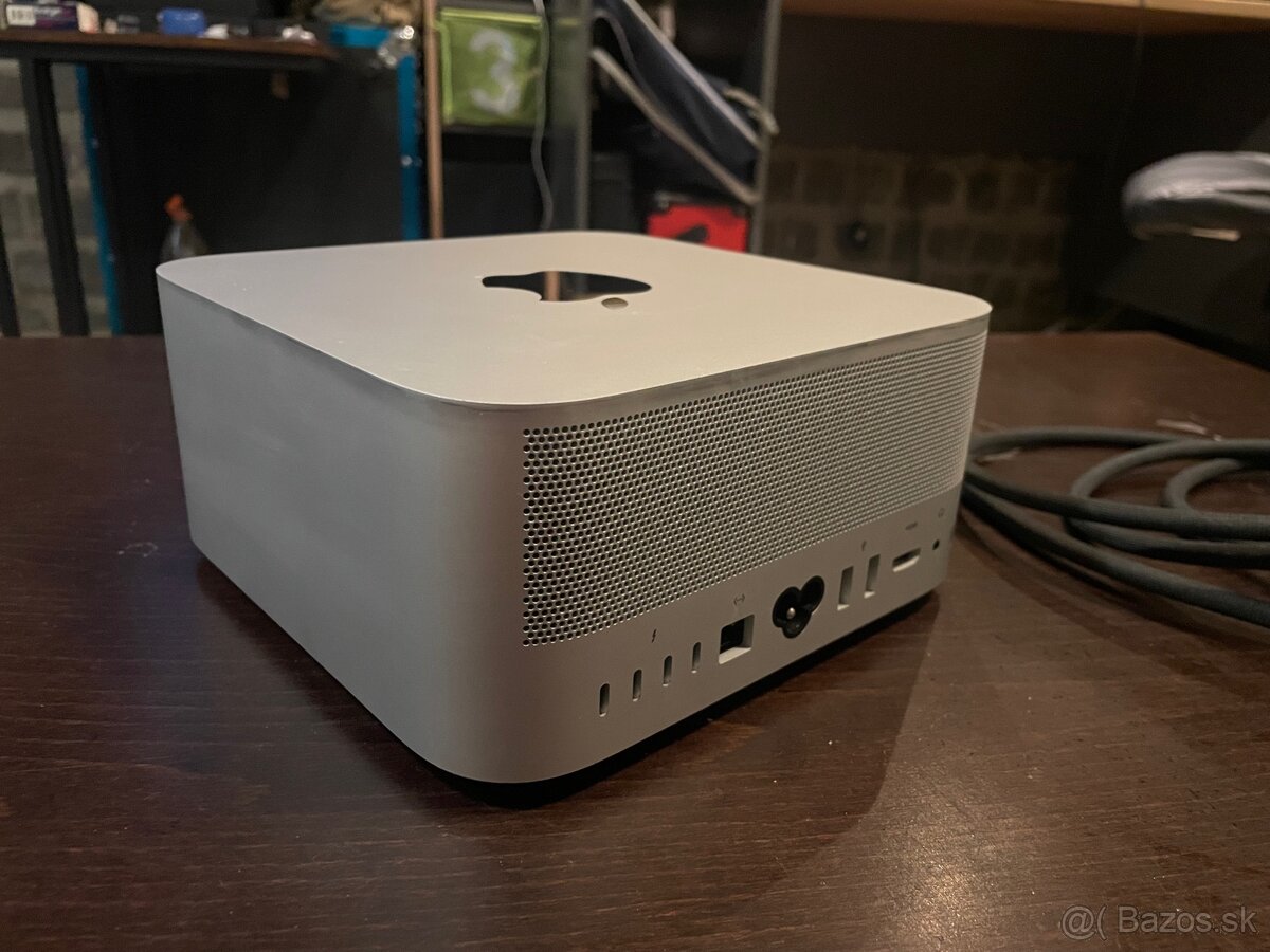 Mac studio M4 max a studio display + satechi usb c hub - 2