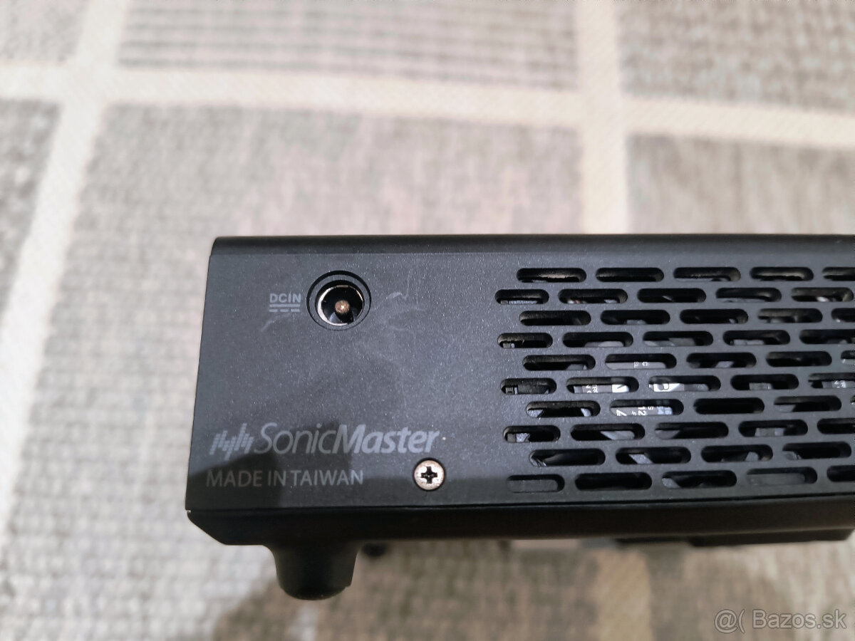 Asus extra jasný-700 Ansi lumen projektor, HD rozlíšenie - 2