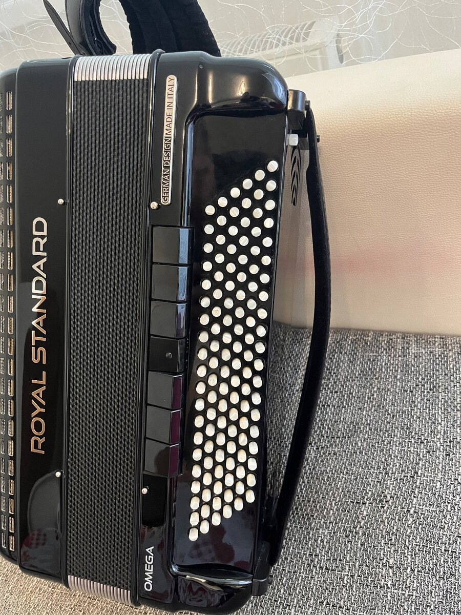 Royalstandard omega - 2