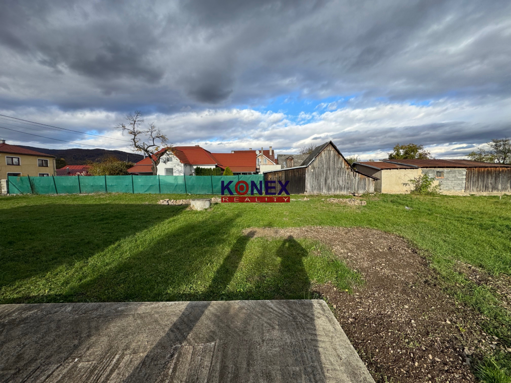 NA PREDAJ Pozemok pre rodinný dom v obci JOVSA - 2