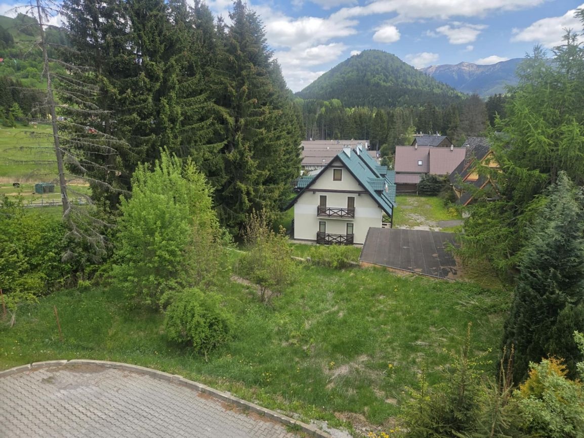 Na predaj exkluzívny stavebný pozemok v srdci Donovál - 2