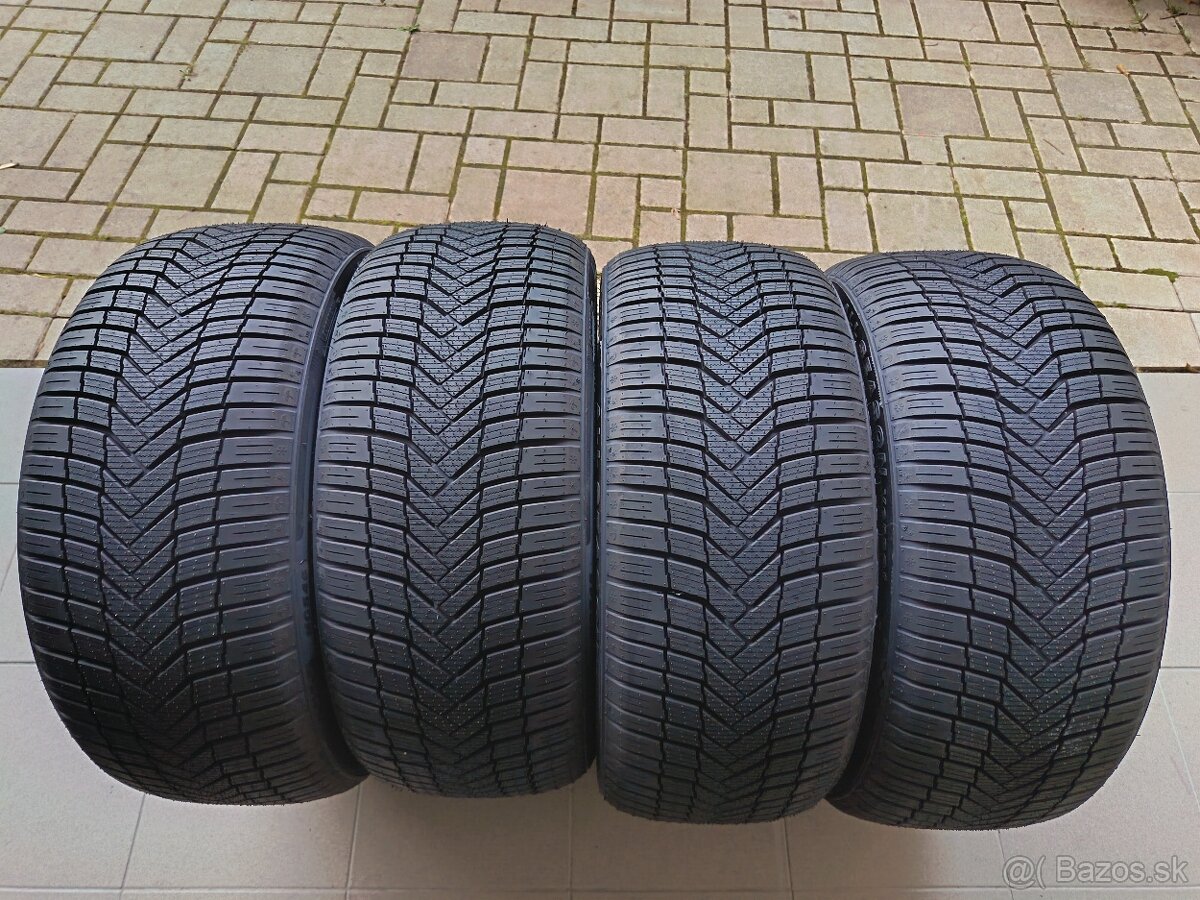 celoročne pneu 245/40 R19 - 2