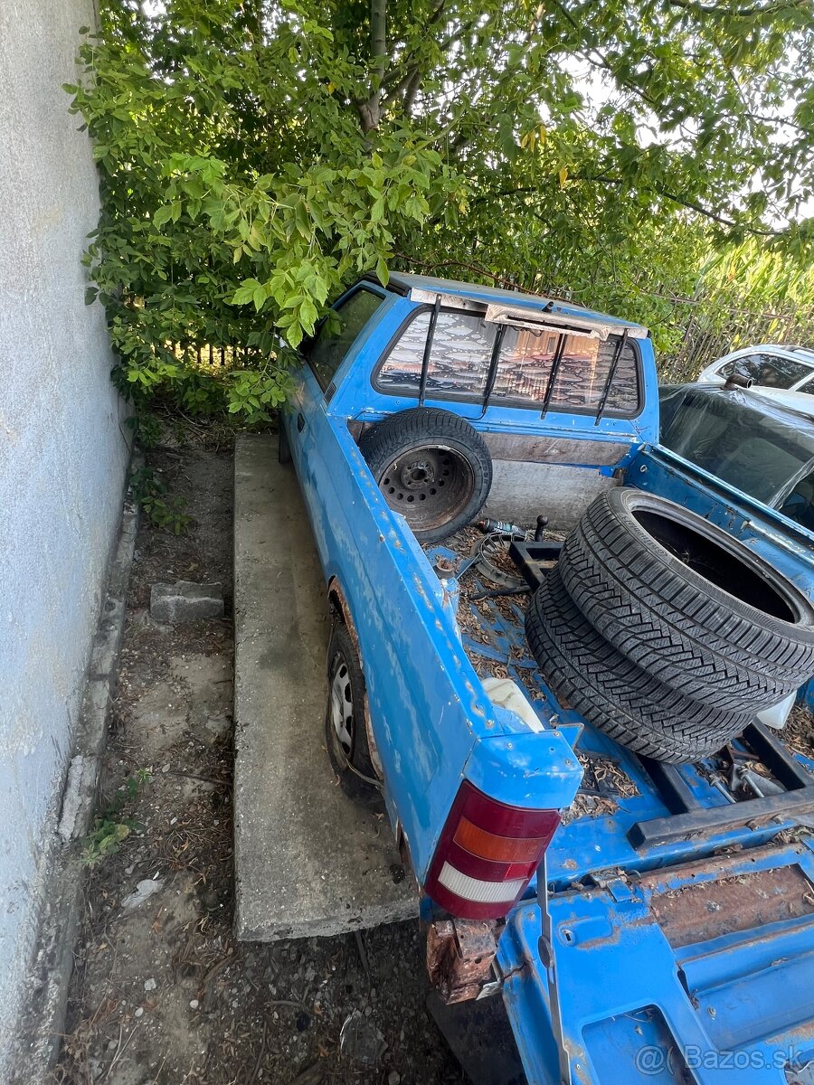 Predám 3x škoda favorit - 2