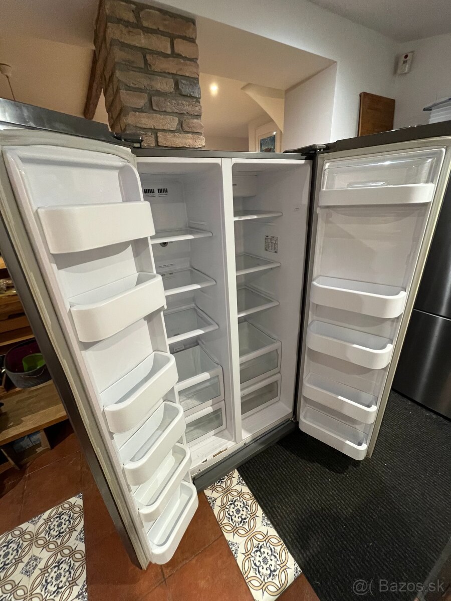 Americká chladnička SAMSUNG - 2