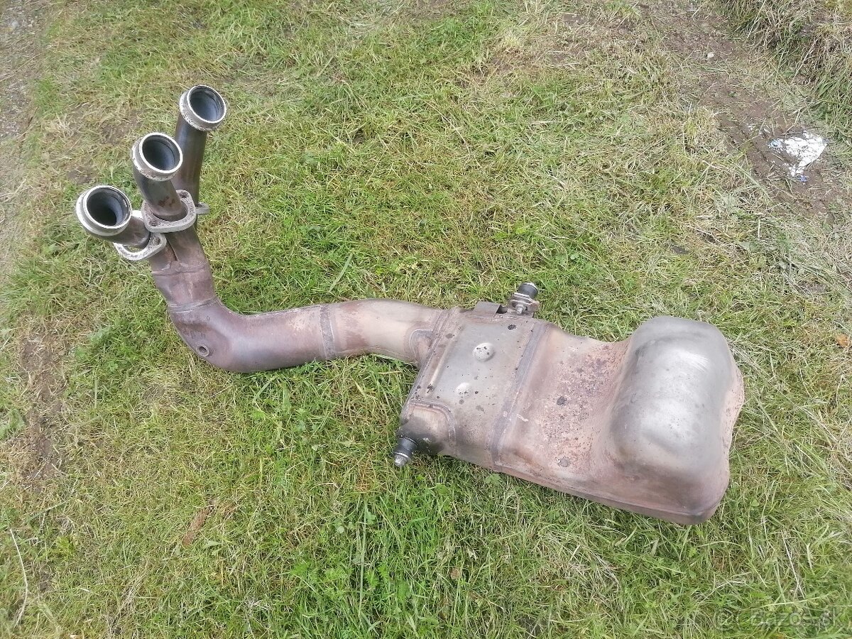 Výfuk yamaha tracer 9 - 2