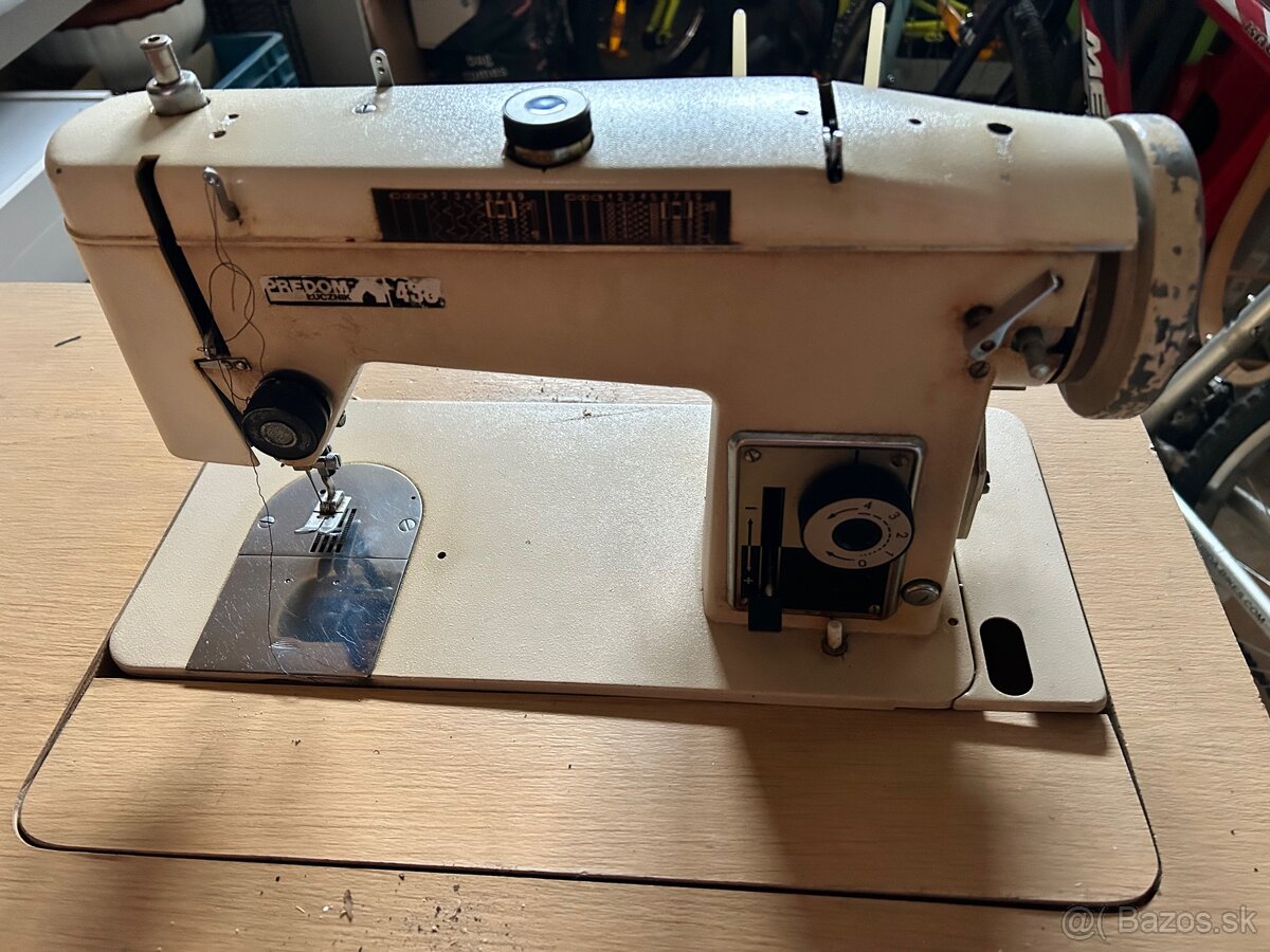 Šijací stroj Predom 438 - 2