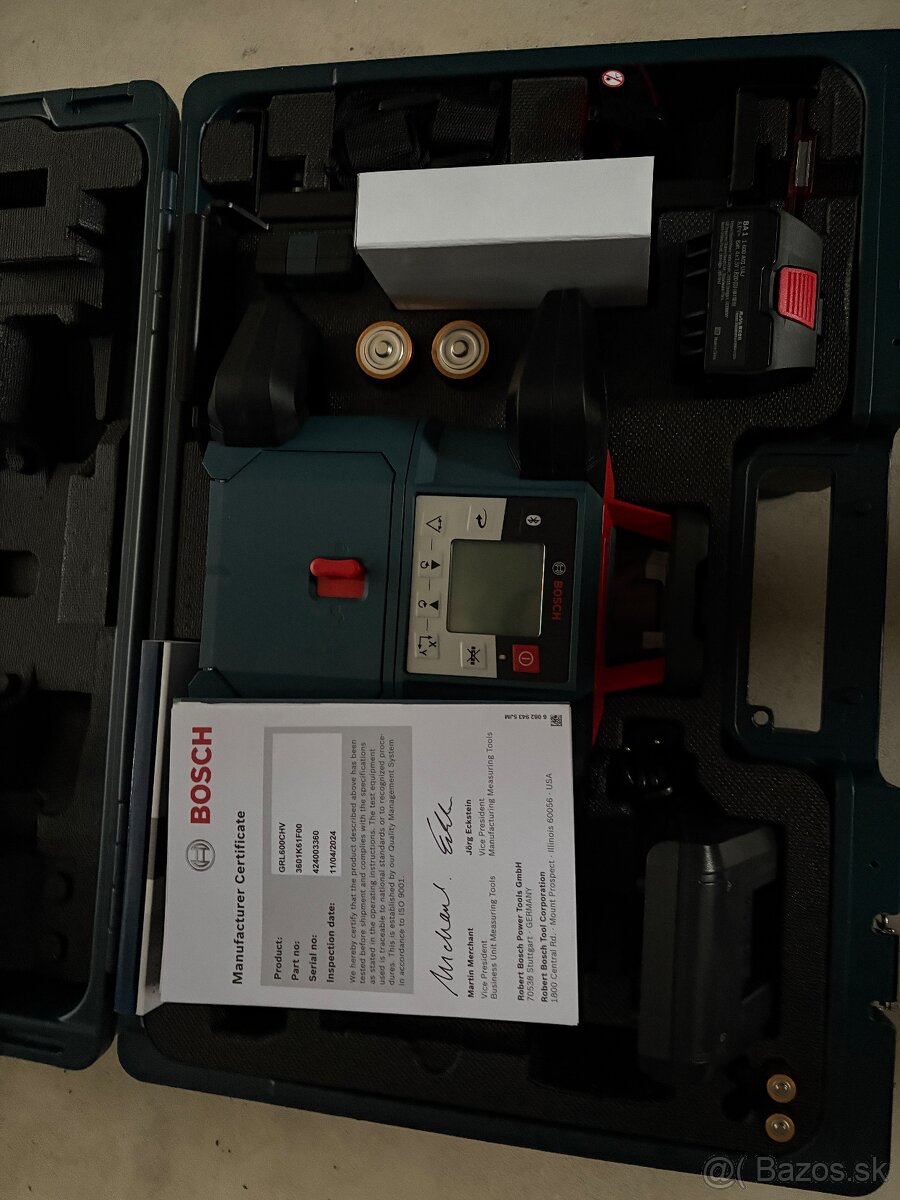 Bosch GŔ600 + prijmač +merač + statív - 2