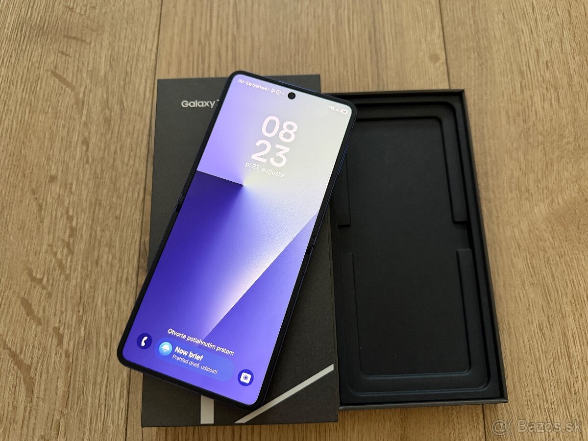 Samsung Galaxy Z Flip 7 - 2