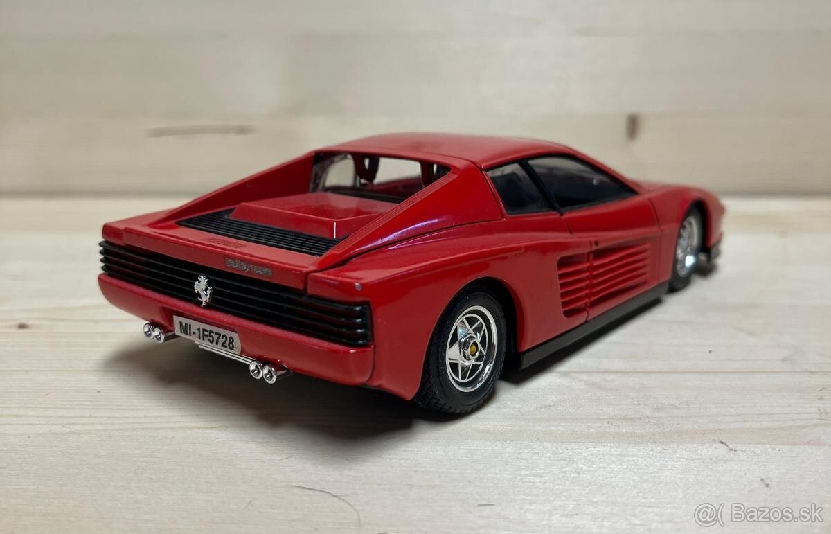 Bburago 1:24 Ferrari Testarossa 1984 red - 2