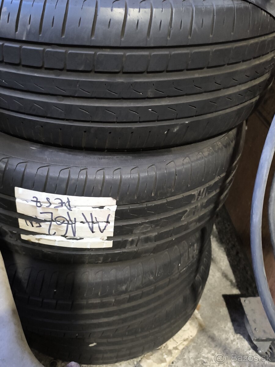 215/55 R17 - 2
