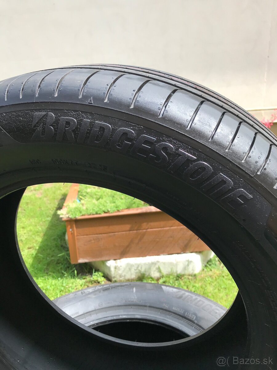 Nové pneu Bridgestone 215/60 r17 - 2