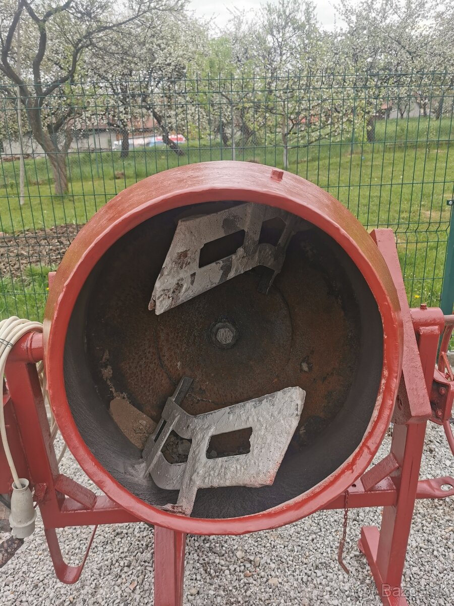 Predám stavebnú miešačku - 2
