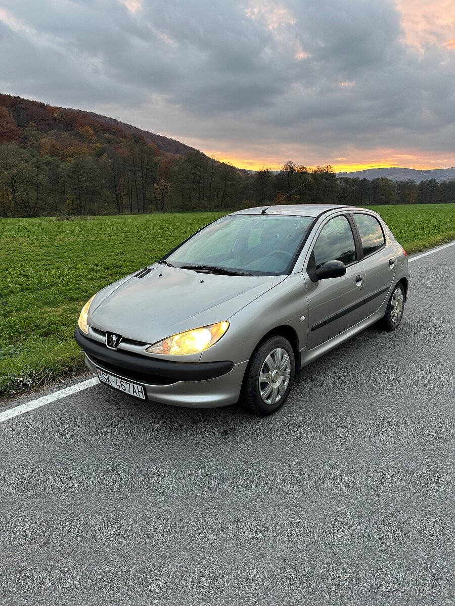 Peugeot 206 1.1 benzín - 2