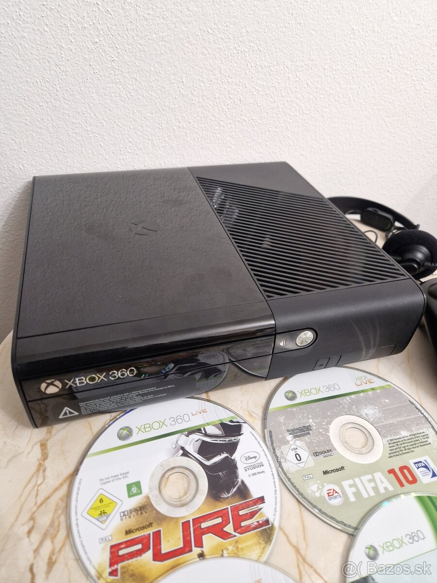 XBOX 360 E 500GB herná konzola + 2x ovládač a 4 hry - 2
