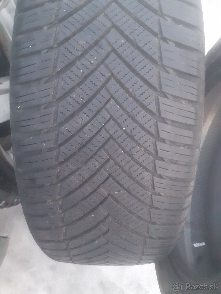 Celorocné 225/50r17 - 2
