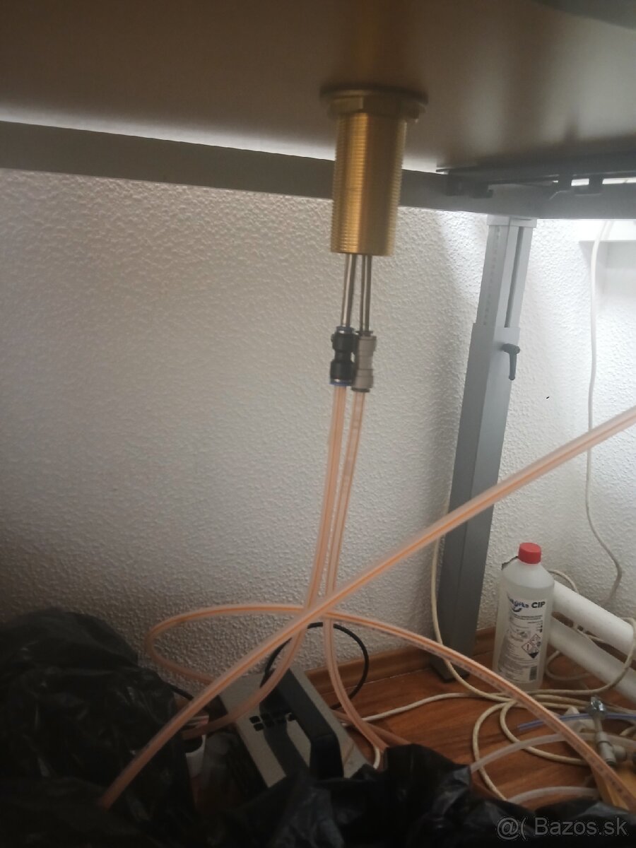 Výčapný stojan 3 kohutový - 2