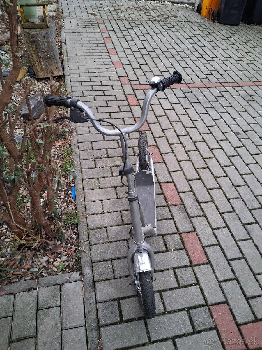 Odrážacia kolobežka - 2