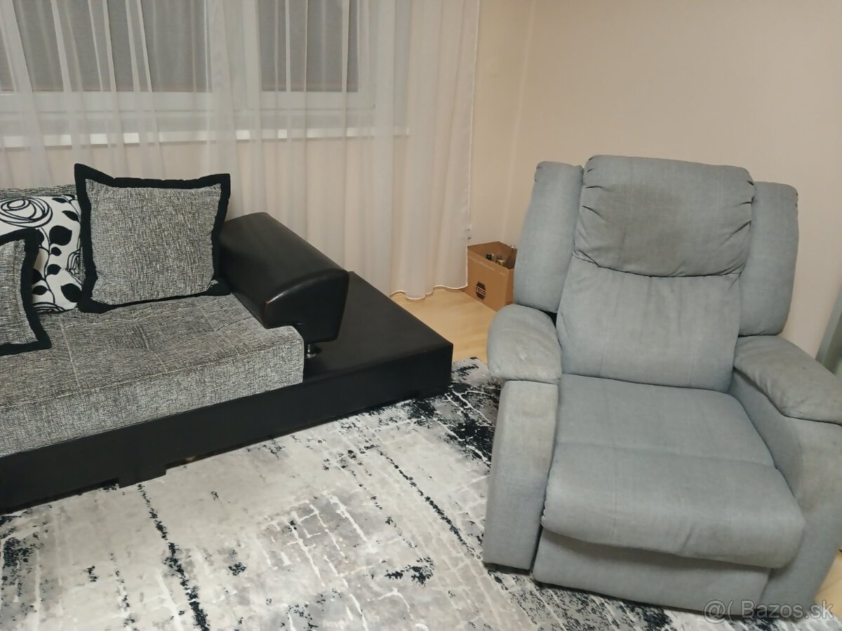 Zachovalá sedacia súprava - 2