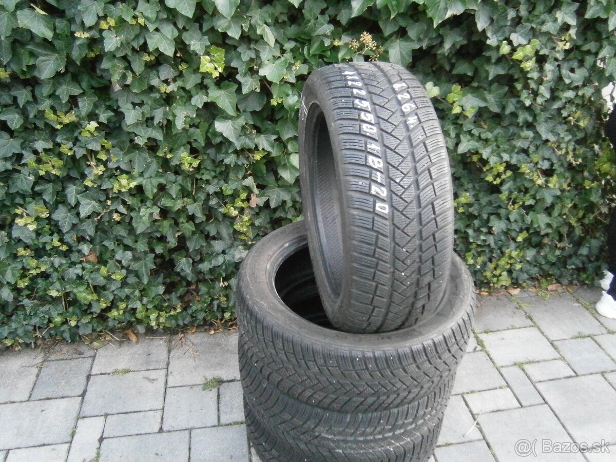 Predám 4x zimné ako nové pneu Vredestein 225/50 R18 99VXL - 2