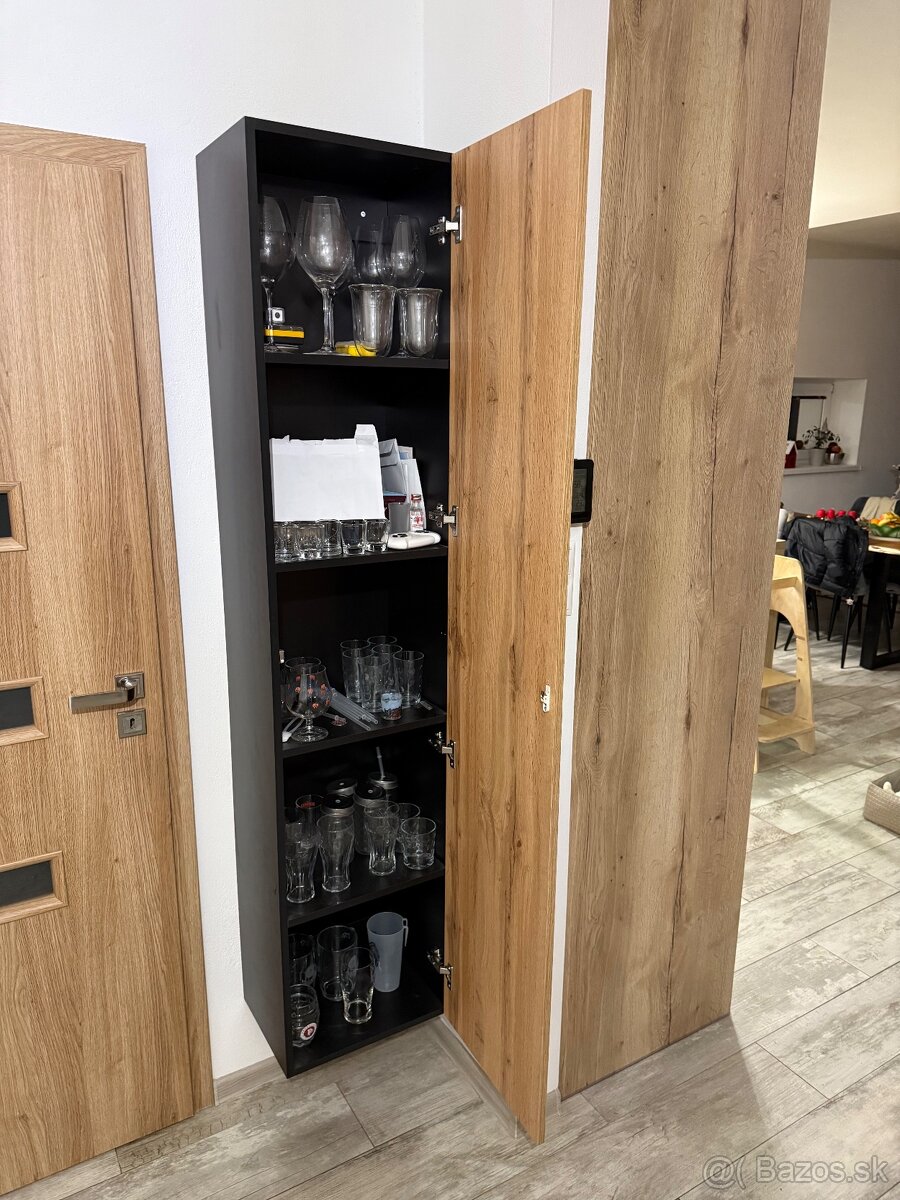 Predám Komodu Dub Wottan - 2