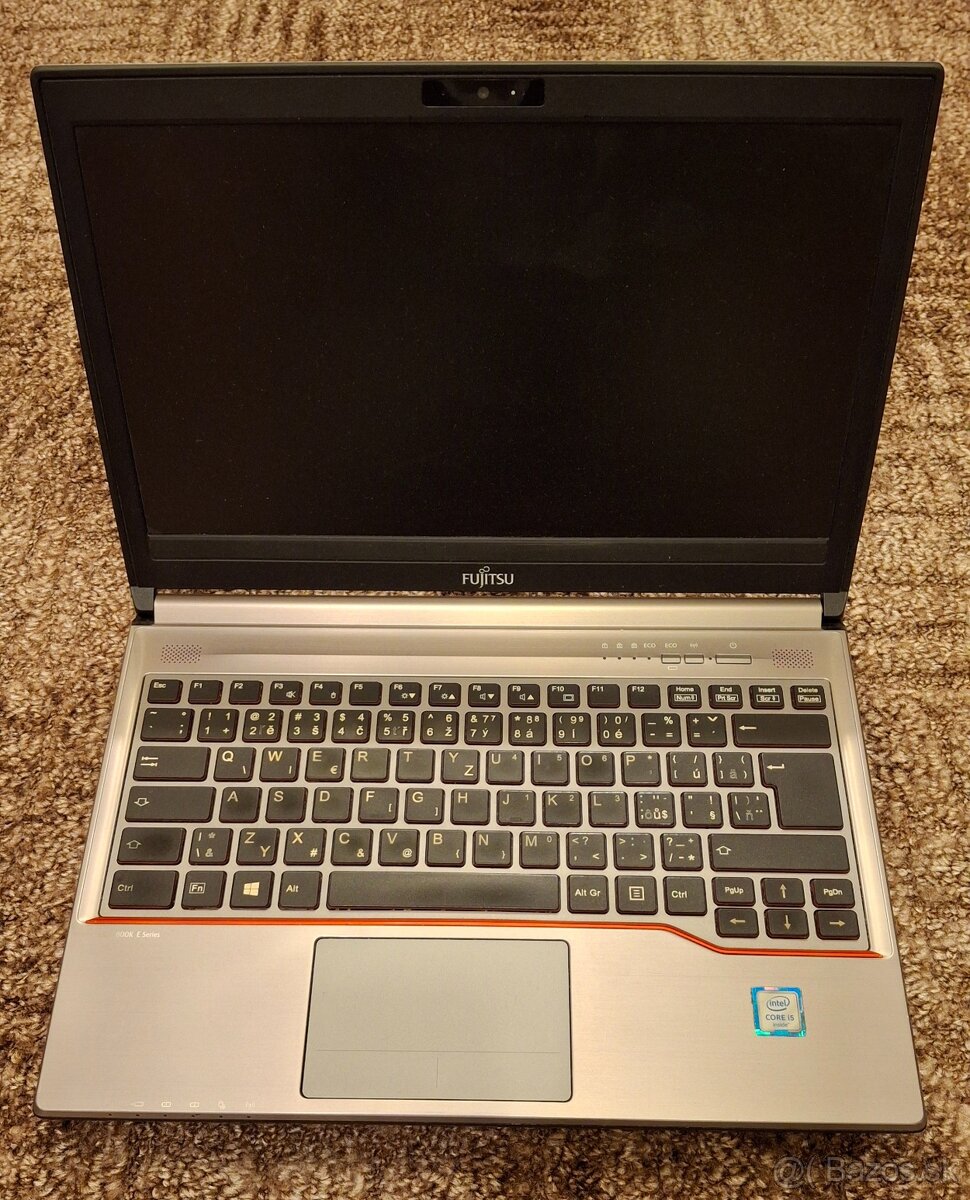 Fujitsu LifeBook E736 + taska a mys - 2