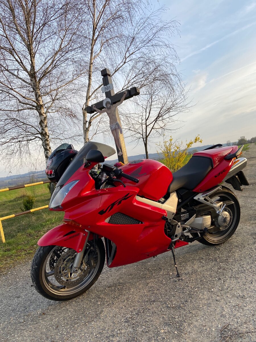 Honda VFR - 2