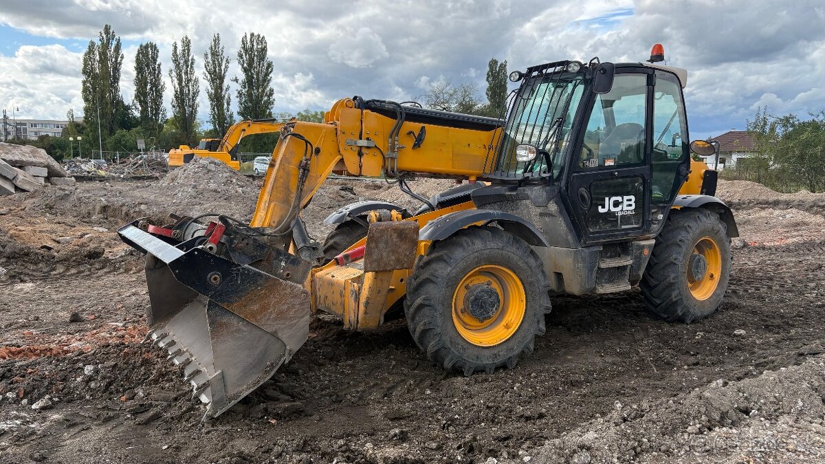 Teleskopický manipulátor JCB 535 125 - 2