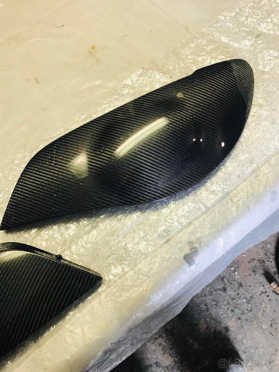 Subaru Impreza WRX Sti Carbon svetlá - 2