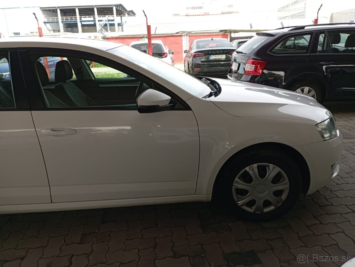 Škoda Octavia 1.6 TDI Active DSG - 2