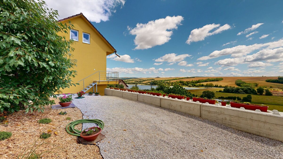 Novostavba chaty s výhľadom na Kunovskú priehradu – bezpečie - View 2