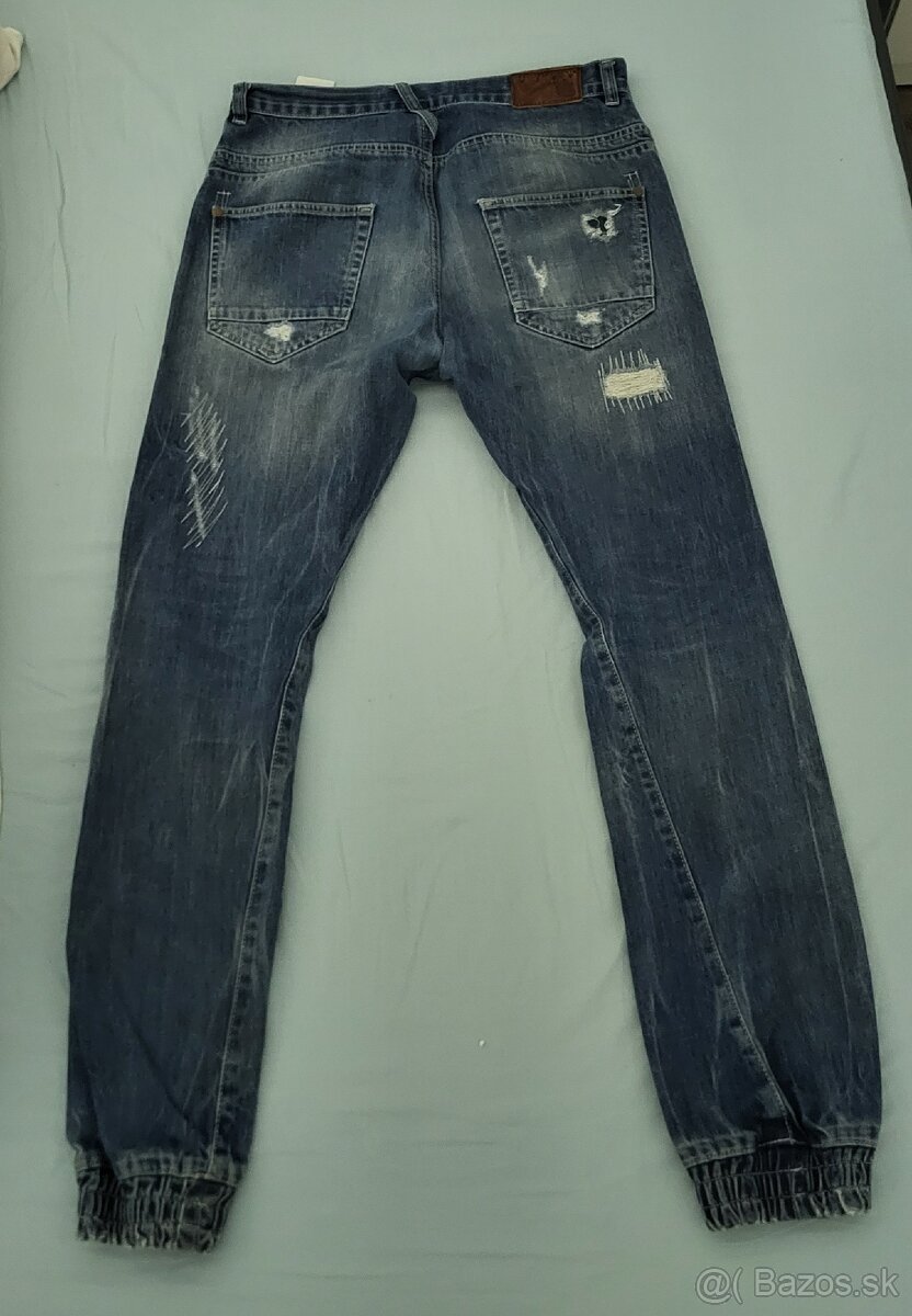 Kvalitné modré roztrhané rifle značky VSCT - 2