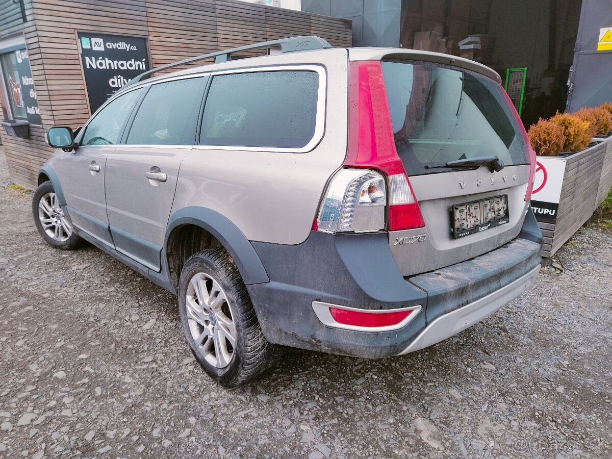Volvo XC70 D5 - Náhradní díly - 2