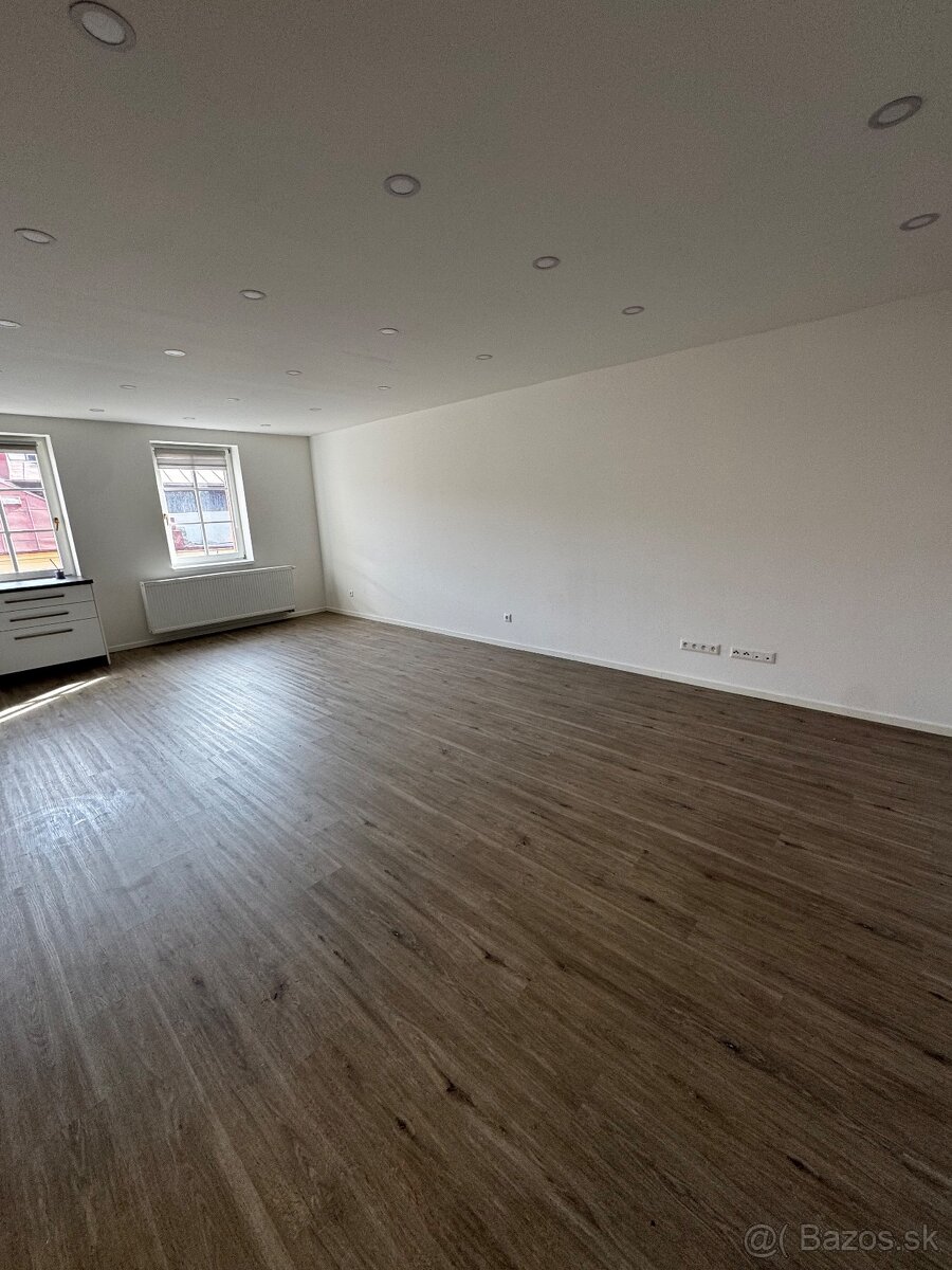 3 izbový byt v centre Kežmarku - 2