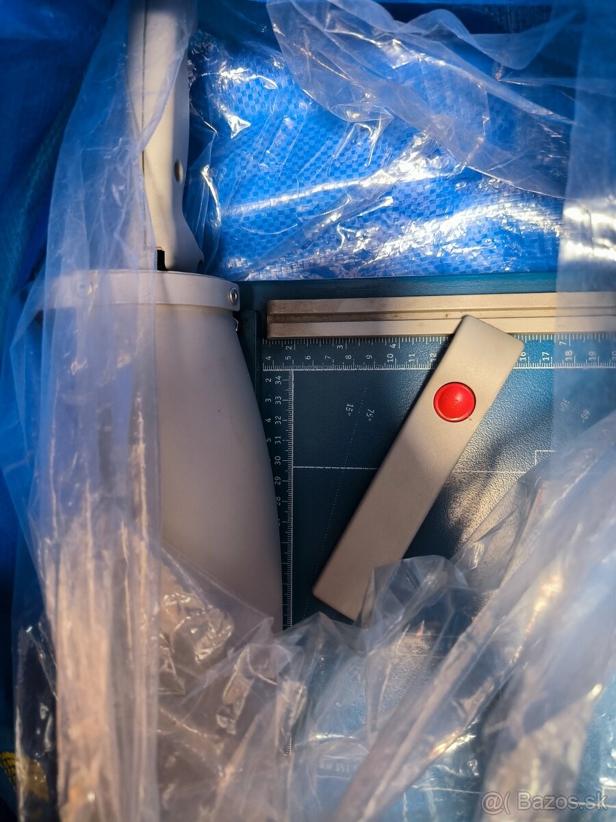 Rezačka na papier - 2