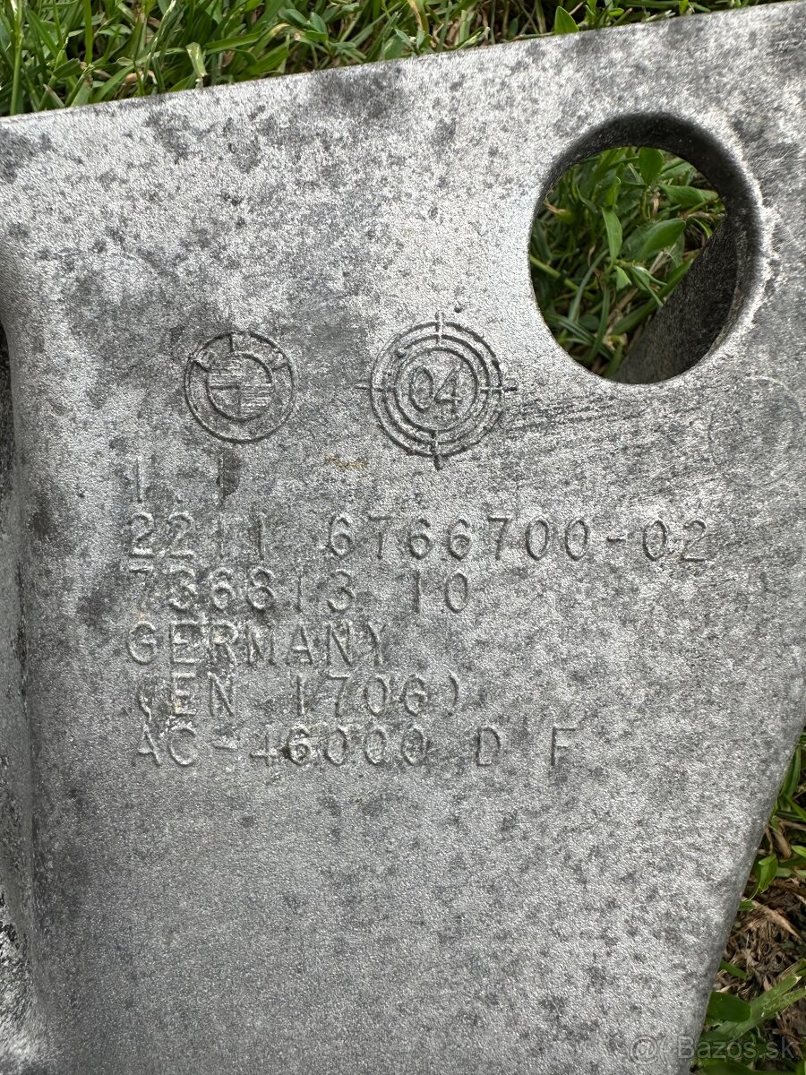 Bmw e60 535d 200kW originálne držiaky motora - 2