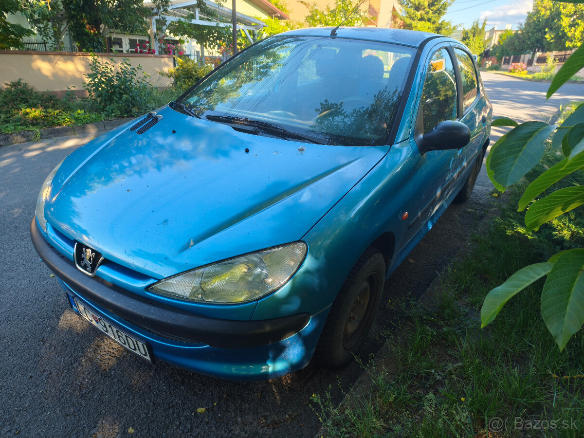 Peugeot 206 benzín - 2