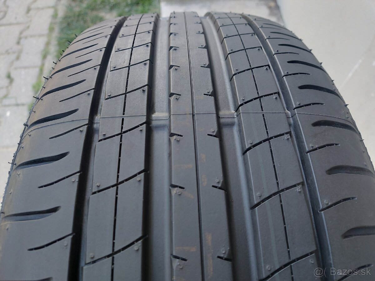 4ks NOVÉ 225/50r18 95V DUNLOP, DOT2025 - 2