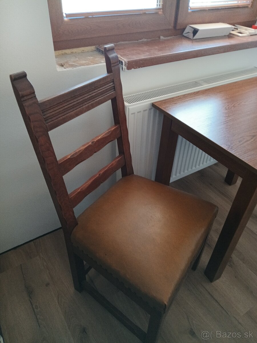 Kuchynský stôl a stolicky - 2