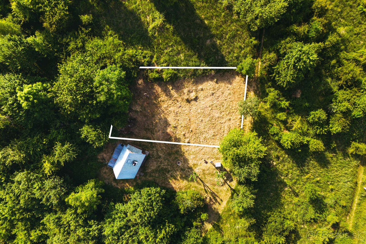 Na predaj investičný pozemok so stavebným povolením Vydrná - 2