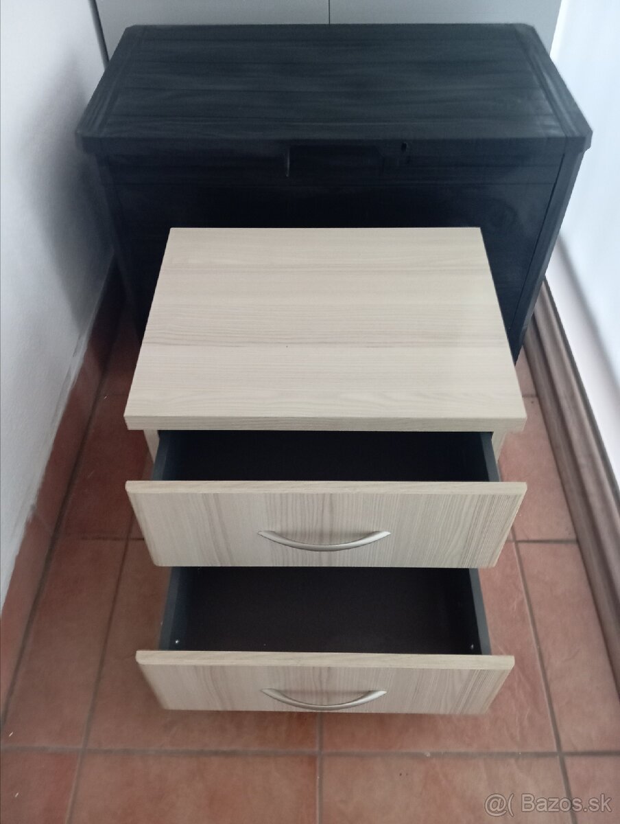 Nočný stolík so zásuvkami - jaseň - 2