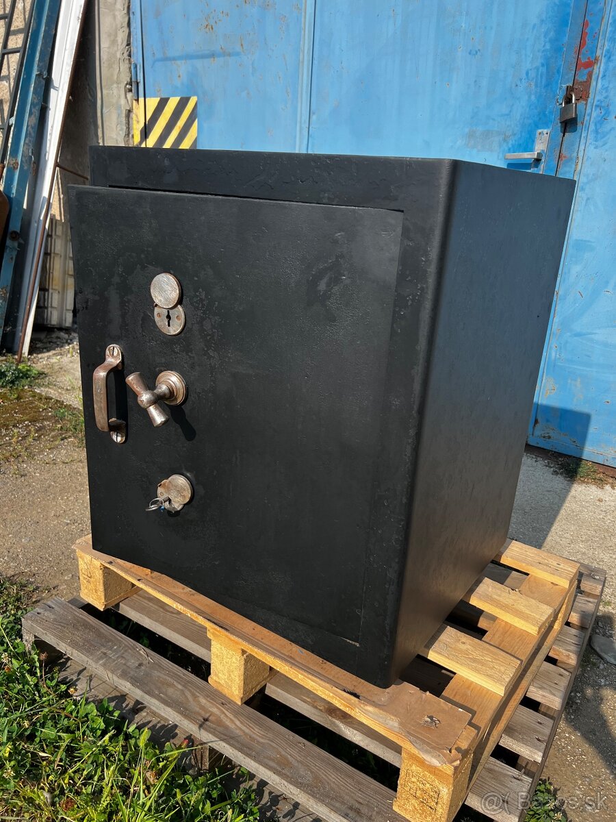 Starožitný trezor - 2