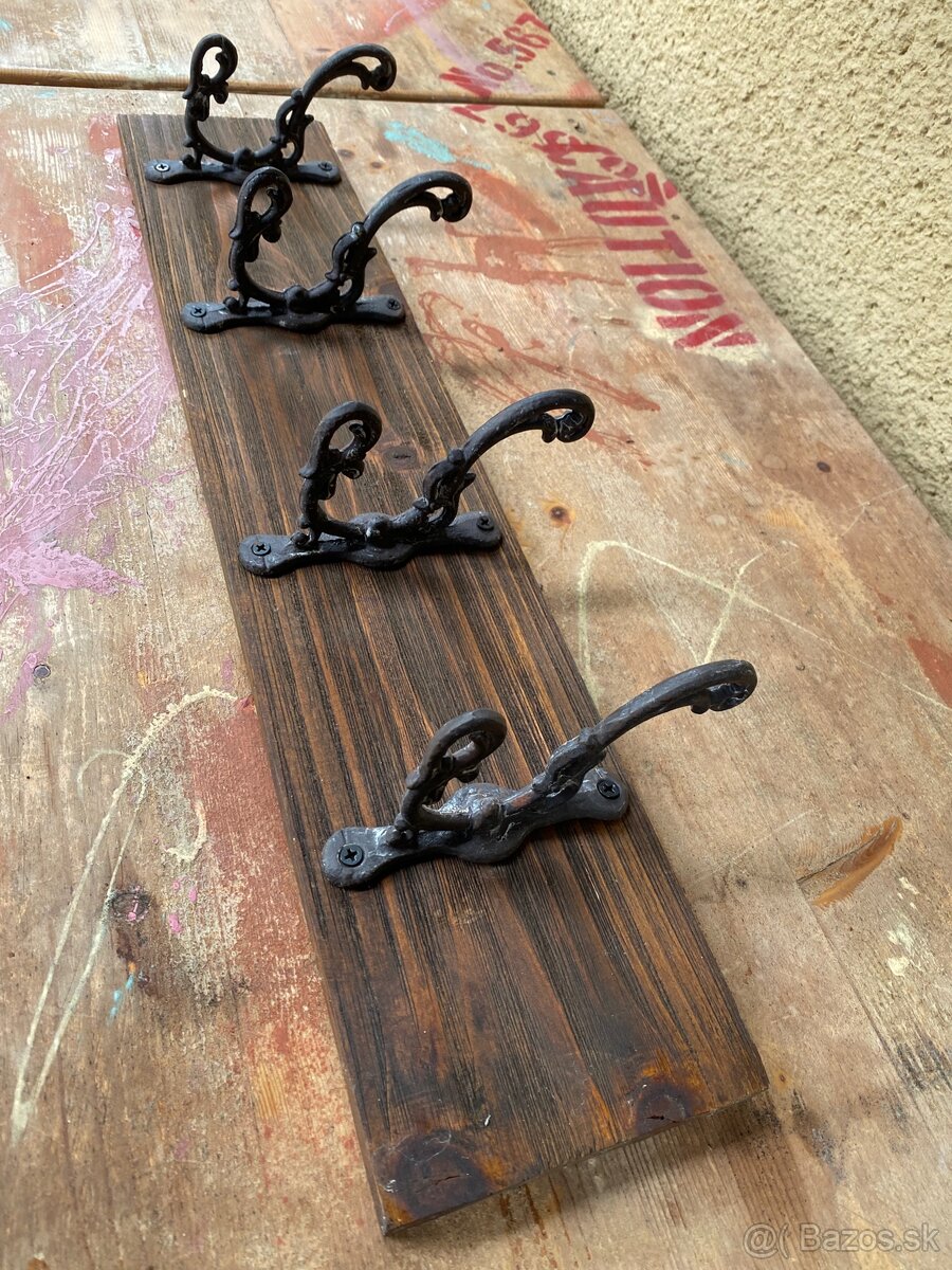 Vintage nástenný vešiak - 2