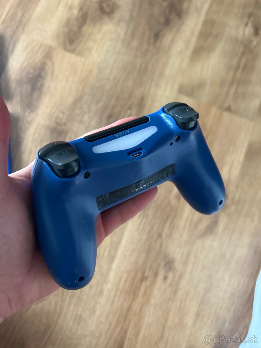 Ovládač na PS4 - 2
