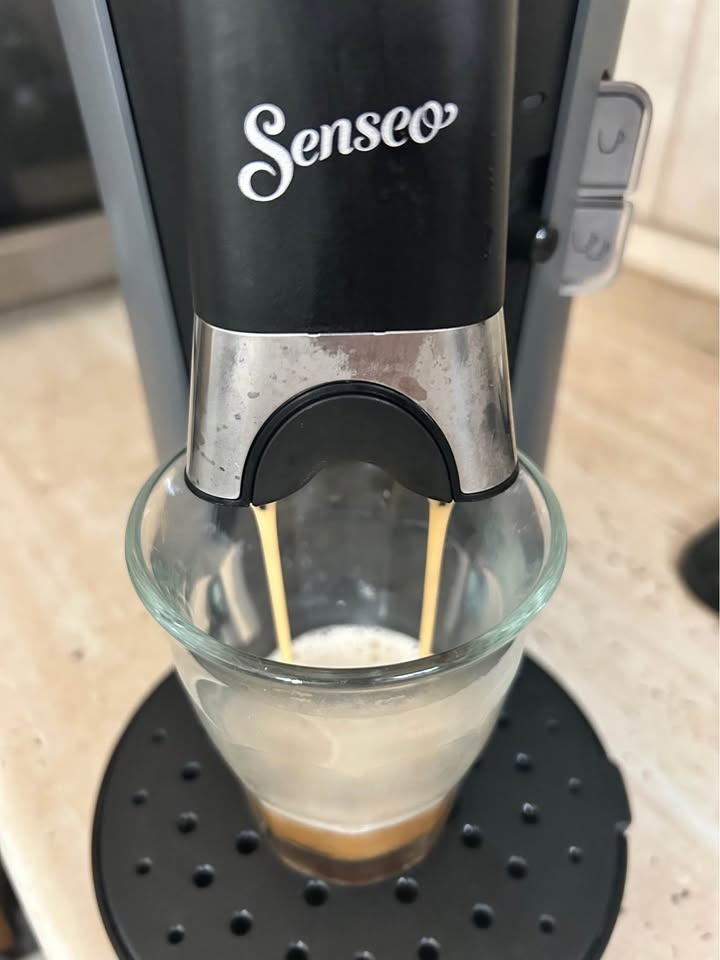 Coffee machine - Philips Senseo + extra refillable pads - 2