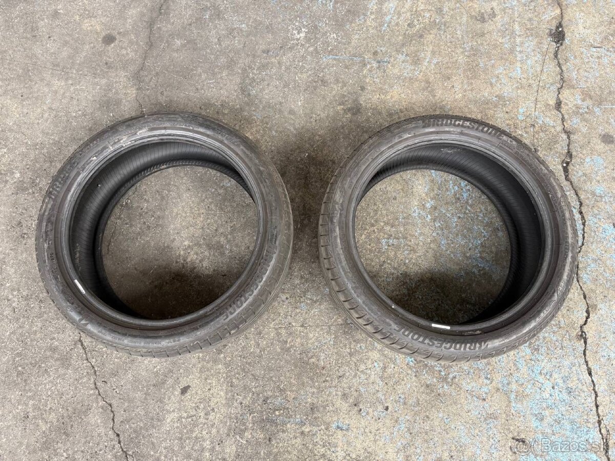 Pneu R19 245/40 BRIDGESTONE - 2